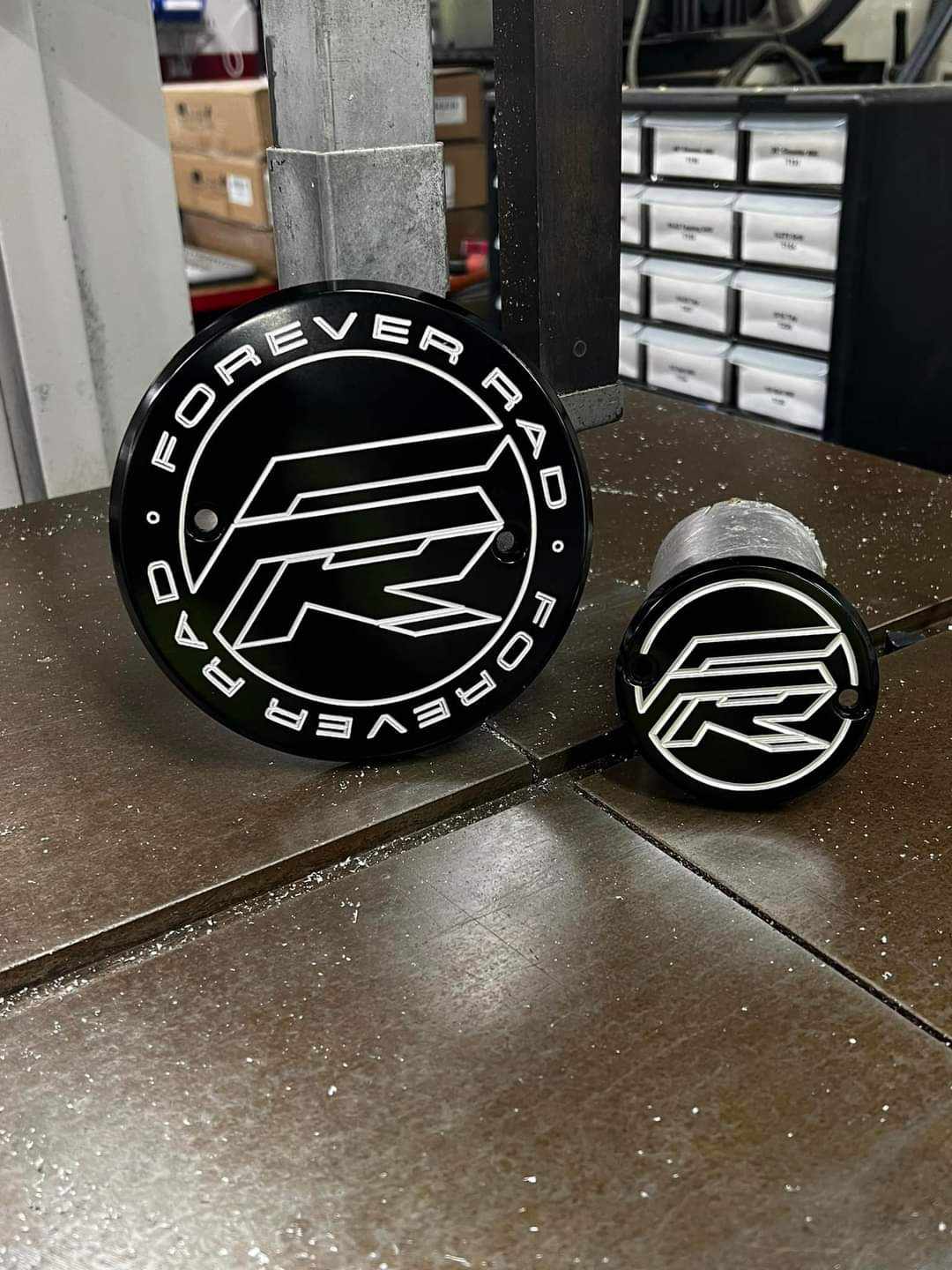 Couvercle de vis platinées Forever Rad Thunderstroke