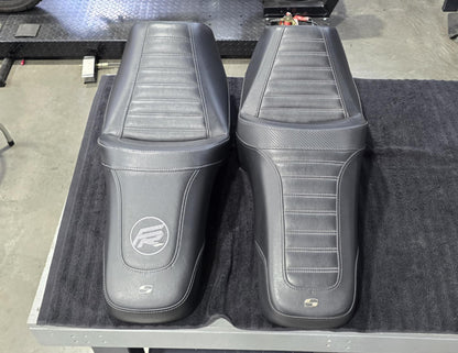 Selle fine Saddlemen Forever Rad Pro Series (portée réduite de 5 cm) pour modèles PowerPlus : Indian Challenger, Pursuit PP Chieftain, PP Roadmaster.