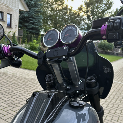 Harley-Davidson custom motorcycle handlebar with performance upgrades, Quebec Canada shop