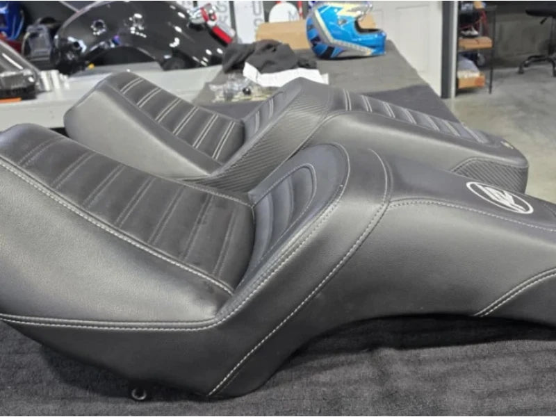 Saddlemen Forever Rad Pro Series slim seat (Standard reach)  For PowerPlus models. Indian Challenger, Pursuit PP Chieftain,PP roadmaster.
