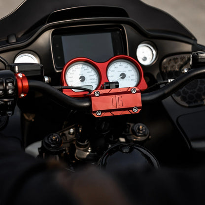 Harley-Davidson Road Glide custom billet gauge bezel, performance handlebars, Lawless Garage Quebec