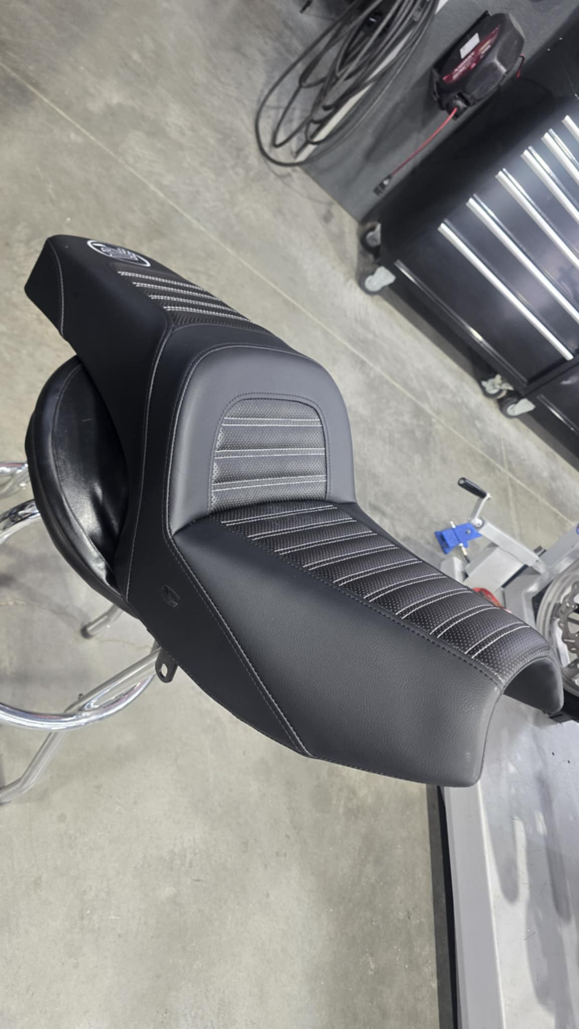 Saddlemen Forever Rad Pro Series slim seat (Standard reach)  For PowerPlus models. Indian Challenger, Pursuit PP Chieftain,PP roadmaster.