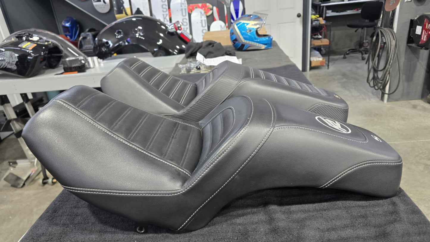 Saddlemen Forever Rad Pro Series slim seat (2"Reduced reach) For PowerPlus models. Indian Challenger, Pursuit PP Chieftain,PP roadmaster.