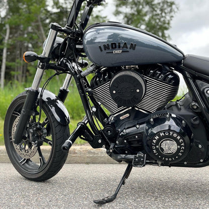 Custom Indian Chief motorcycle with Lawless Garage parts, performance upgrades, Quebec Canada